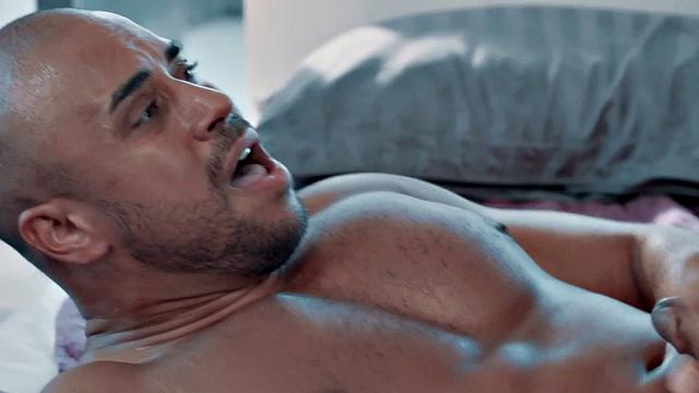 Black bottom bangs BBC hunk colleague on the bed