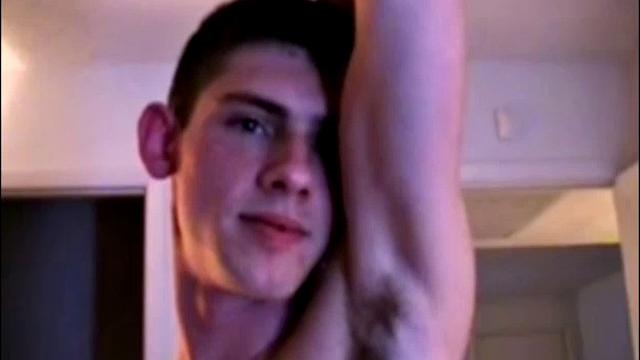 алекс трентон трахает кровать, а пальчики не скучают