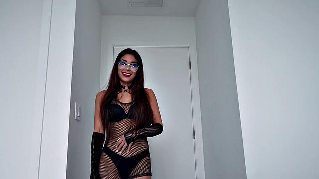 латинка трахается с отчимом, чтобы снять проклятие