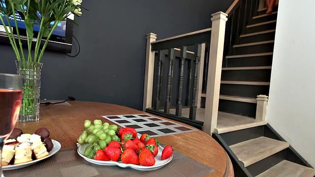 Anna Katz: Titty Bang Bang