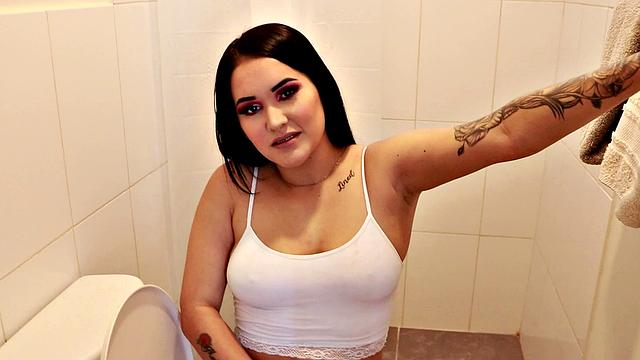 Mouth eats, pussy pays! Easiest way to get a girl and have sex for free