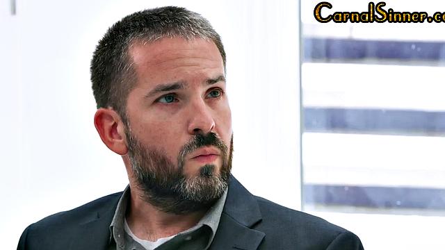 Cheating big booty babe bounces on cock while her boyfriend watches