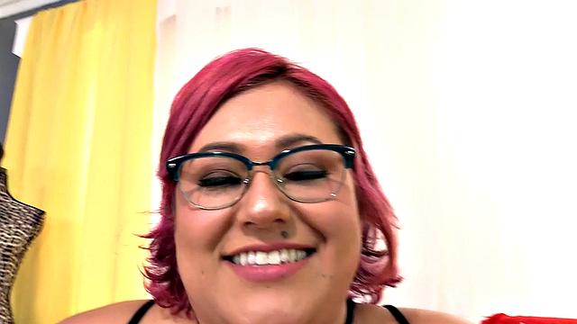 A Machine Gives Fat Floozy Veruca Darling an Intense Orgasm