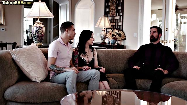 Petite ink cockriding in 3some