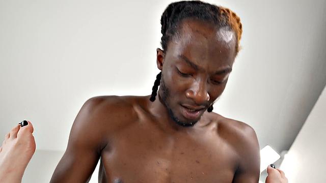 Witness a Polyamorous King Fuck