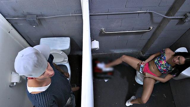 Gloryhole road trip: American babe gets her ass licked and fucked hard in a baseball cap