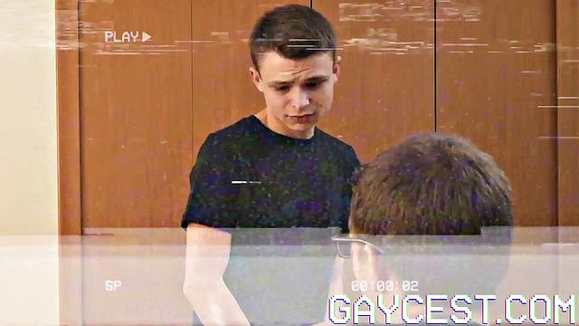 сосед-мечтает трахает волосатого красавца прямо на пленке