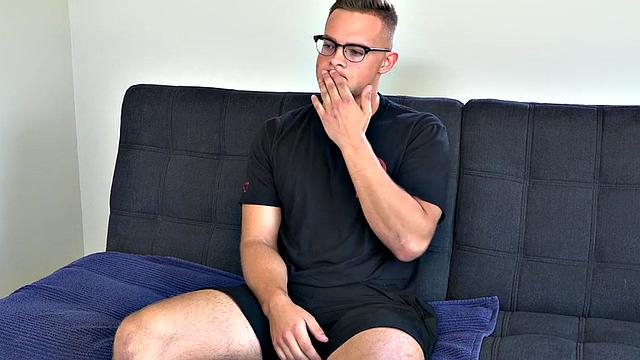 Amateur hairy jock with sexy body jerks on casting