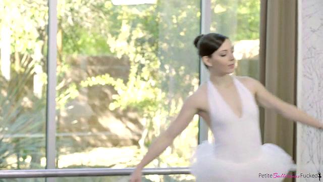 Petite Ballerina - S3:E6