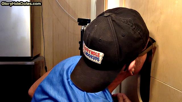 Gloryhole DILF mouthjizzed in amateur BJ