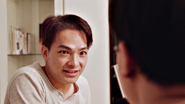 Taiwan YoYo has an old friend from Uni visit and fuck her