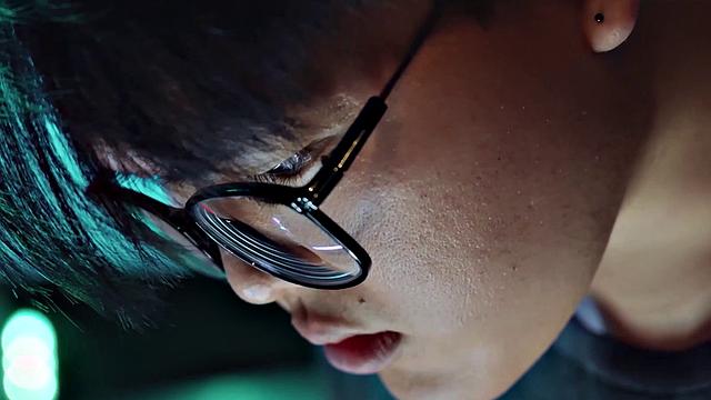 Taiwan YoYo has an old friend from Uni visit and fuck her