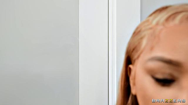 Кира Перез и Advoree меряются страстью - бывшие девушки устроили тройничок с Kyle Mason, чтобы никто не скучал.