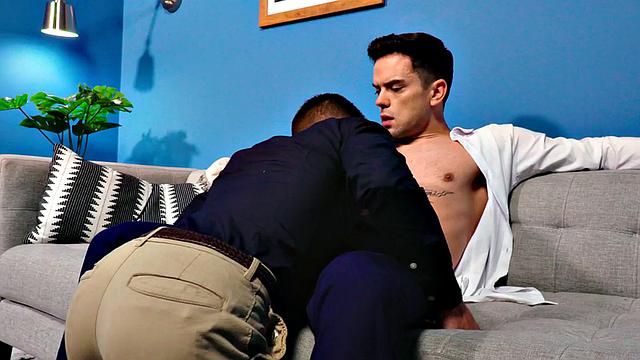 Tattooed top stud bareback bangs asshole till cumshot