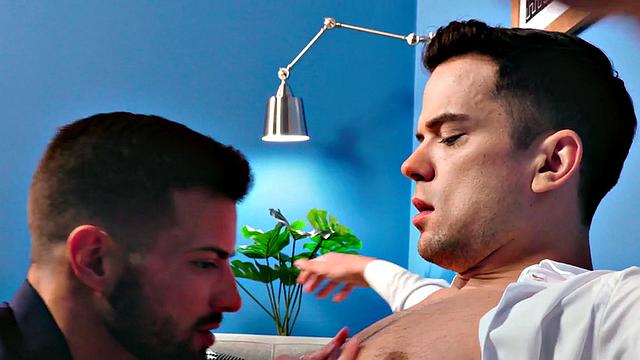 Tattooed top stud bareback bangs asshole till cumshot