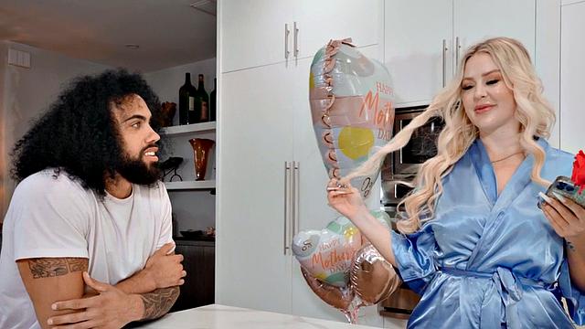 Bigbooty MILF bitch fucked by black guy in missionary