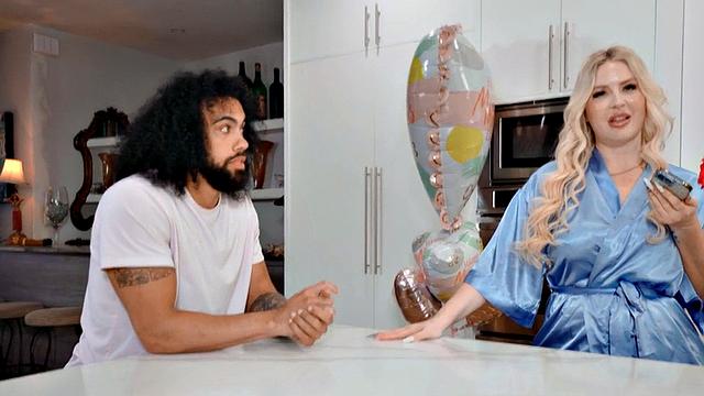 Bigbooty MILF bitch fucked by black guy in missionary