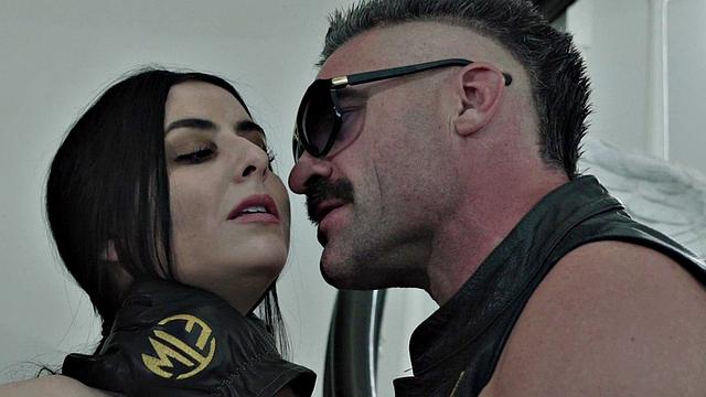 Кейтлин в наручниках - жесткий кастинг и страсть без границ