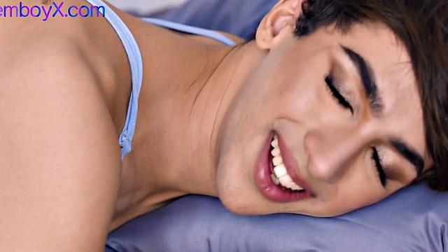 Dildo-loving femboi barebacked by stud before blowjob