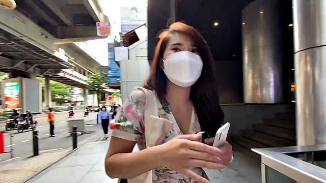 пышная тайка трахается с белым туристом в бангкоке