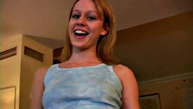 18plus redhead sucking off camera guy during the photoshoot