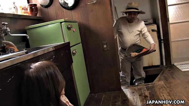 Sexy Shuri Maihama plays with vegetables