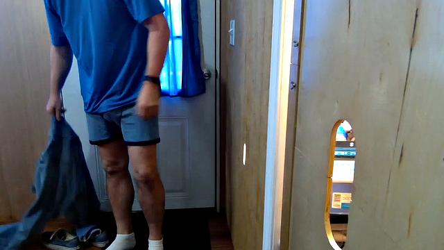 Строителя доят через глори-холл
