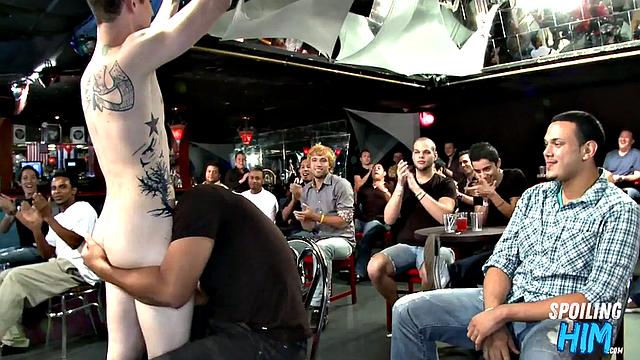 Amateur party with stripper blowjob