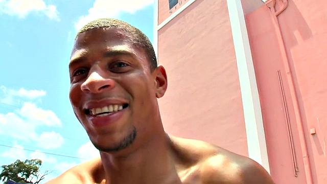 Ebony picked up thug fucked outdoors for cash by white top