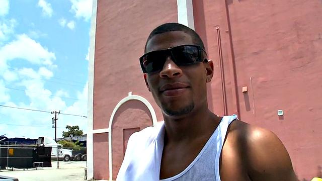 Ebony picked up thug fucked outdoors for cash by white top