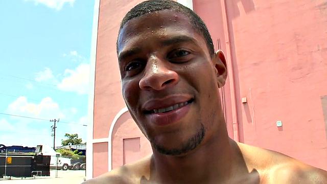 Ebony picked up thug fucked outdoors for cash by white top