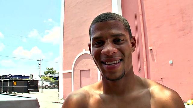 Ebony picked up thug fucked outdoors for cash by white top