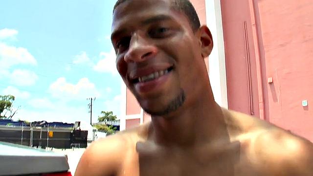 Ebony picked up thug fucked outdoors for cash by white top