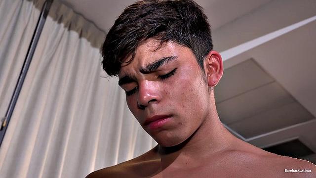 Гленн вылизывает жопу Шону и жестко его трахает