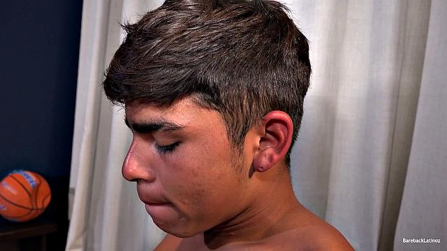 Гленн вылизывает жопу Шону и жестко его трахает