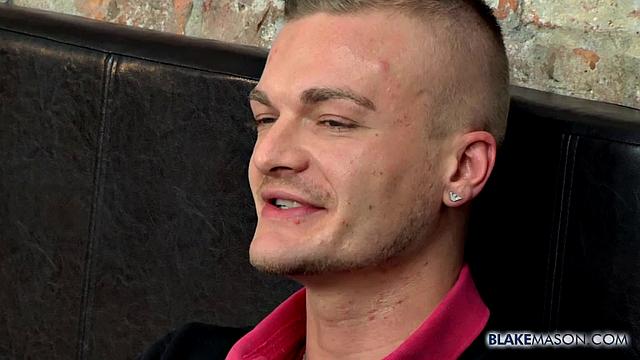 Мастурбируем с волосатым Люком - Luke Stacks