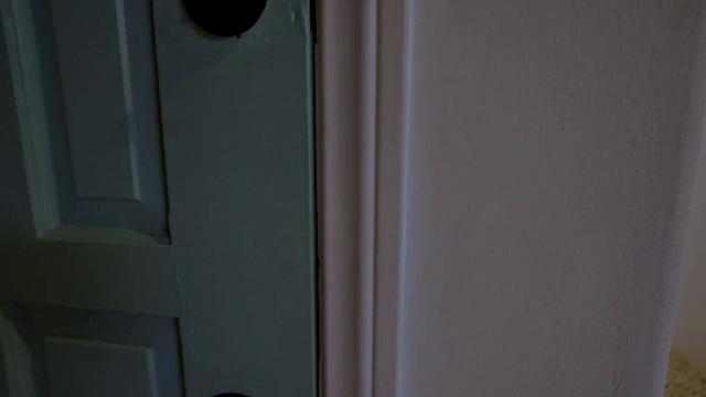 филиппинка с формами шутит о своей лысой киске во время траха