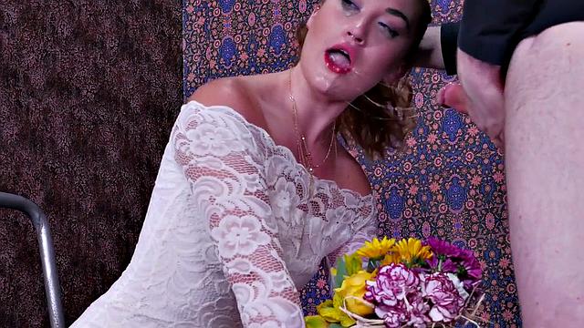 Submissive babe sucking her master