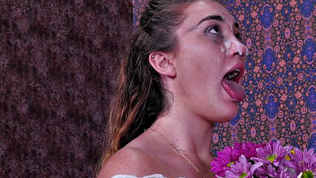 Submissive babe sucking her master