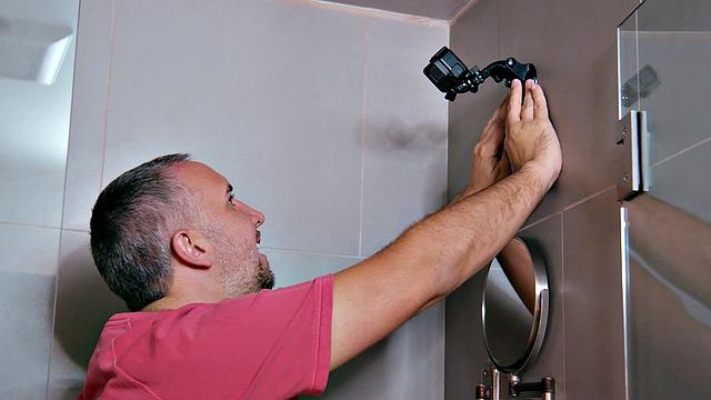 две страстные соседки соблазняют домовладельца, занимаясь йогой