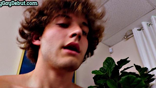 Amateur stud barebacked by ginger top on casting