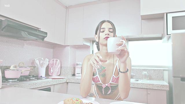 Tormenta: Fuck Machine Pink In The Kitchen