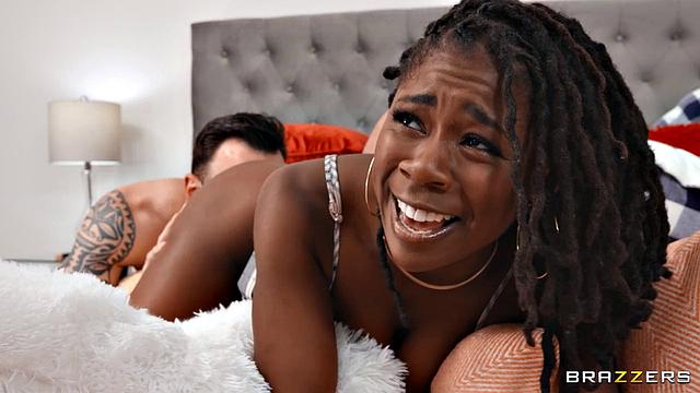 Pillow-Humping Humpette Enjoys A Threesome