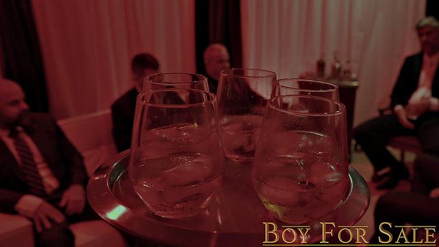 Коул устраивает жёсткий трах на тусовке без правил