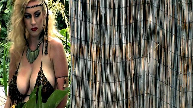kali west - дикая амазонка жарко трахается в джунглях