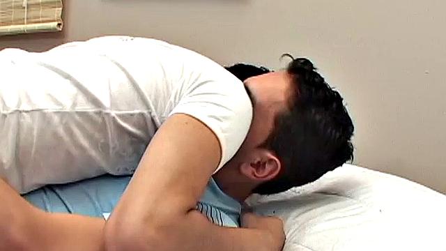 Дейви жарко трахается с Уолтером и кончает по-гейски крупным членом.