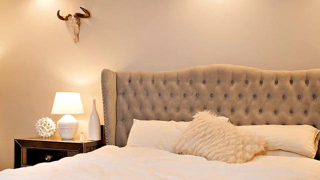 Reagan Foxx fucks neighbor while husband parties