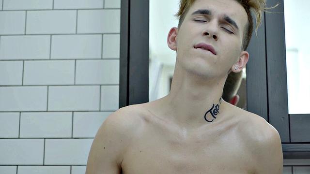 Skinny twink wanking in bathroom before cumming