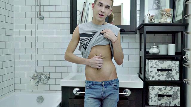 Skinny twink wanking in bathroom before cumming
