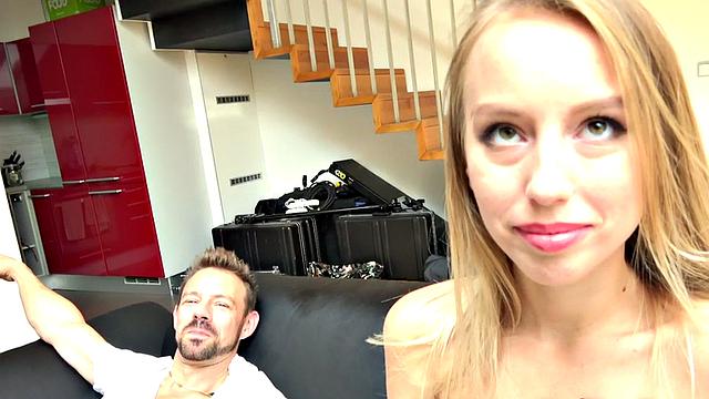 Anal loving babe sucks dick while assfucking